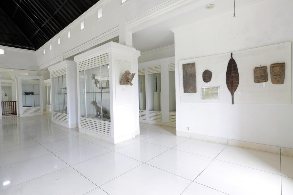 Alam Puri Art Museum Resort & Spa Denpasar  Exterior photo