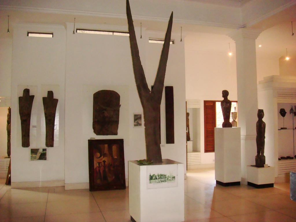 Alam Puri Art Museum Resort & Spa Denpasar  Exterior photo