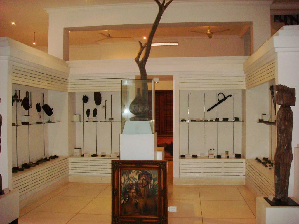 Alam Puri Art Museum Resort & Spa Denpasar  Exterior photo